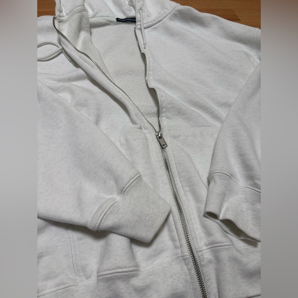 Brandy Melville Light Grey Zip-Up Hoodie - Picture 3 of 3